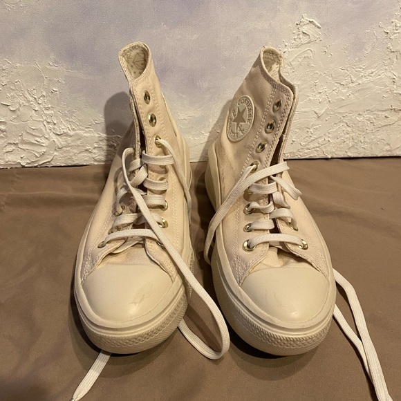 Off white/cream converse move with gold accents - Picture 8 of 8